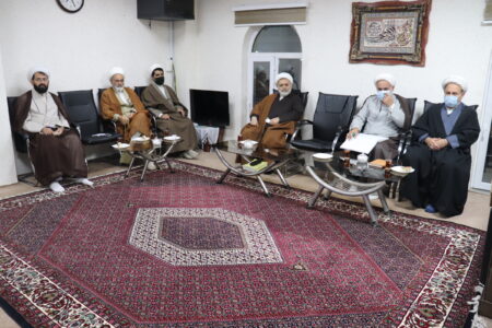 نشست صمیمی اعضای شورای روحانیت با مدیریت مدرسه علمیه امام خامنه ای(مدظله العالی) ارومیه