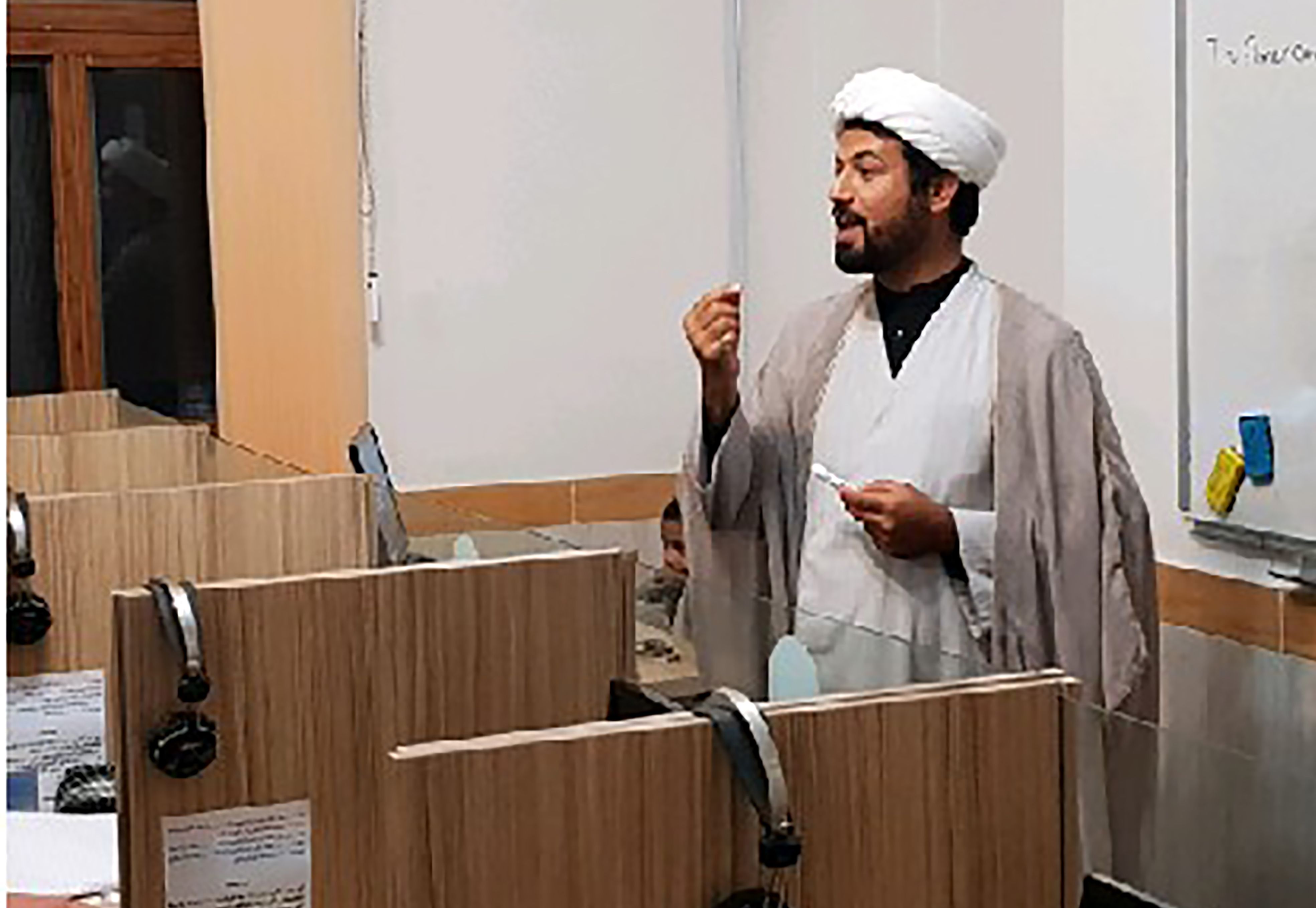 گزارش تصویری|برگزاری کلاس های آموزش مکالمه عربی توسط استاد محترم حجت الاسلام بیت جادر در حوزه علمیه خوی